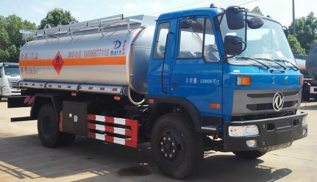 大力牌DLQ5162GYYE5型運(yùn)油車