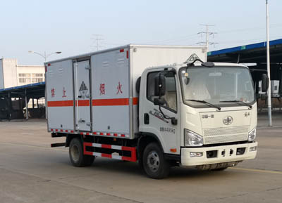 大力牌DLQ5040XZWCA6型雜項(xiàng)危險(xiǎn)物品廂式運(yùn)輸車