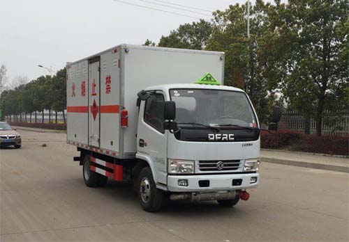 炎帝牌SZD5045XRY6型易燃液體廂式運輸車