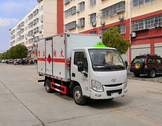 程力威牌CLW5040XRQSH6型易燃氣體廂式運輸車