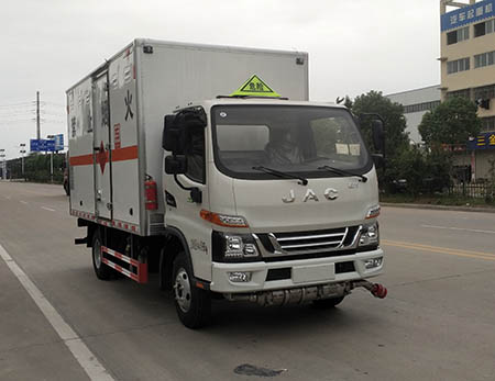 專威牌HTW5041XRQJH6型易燃氣體廂式運輸車
