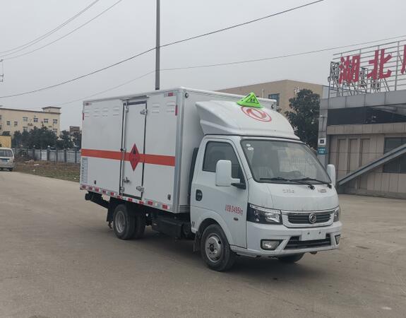 順風(fēng)智造牌SFZ5035XRQE6型易燃?xì)怏w廂式運輸車
