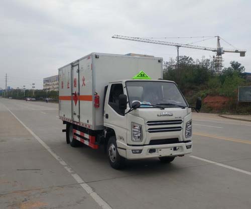 專威牌HTW5040XRQJ6型易燃?xì)怏w廂式運(yùn)輸車