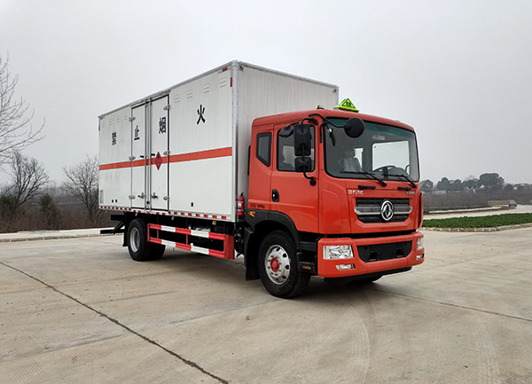舜德牌SDS5185XRQEQ6型易燃?xì)怏w廂式運(yùn)輸車